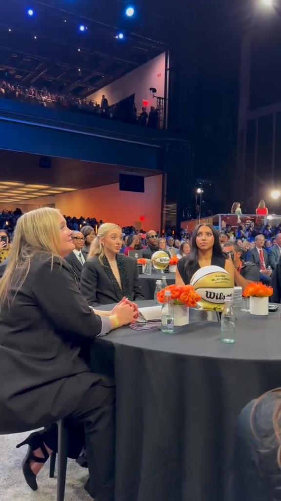 今天這穿搭，差點沒認出來！佩奇-布克斯當選WNBA狀元后十分淡定